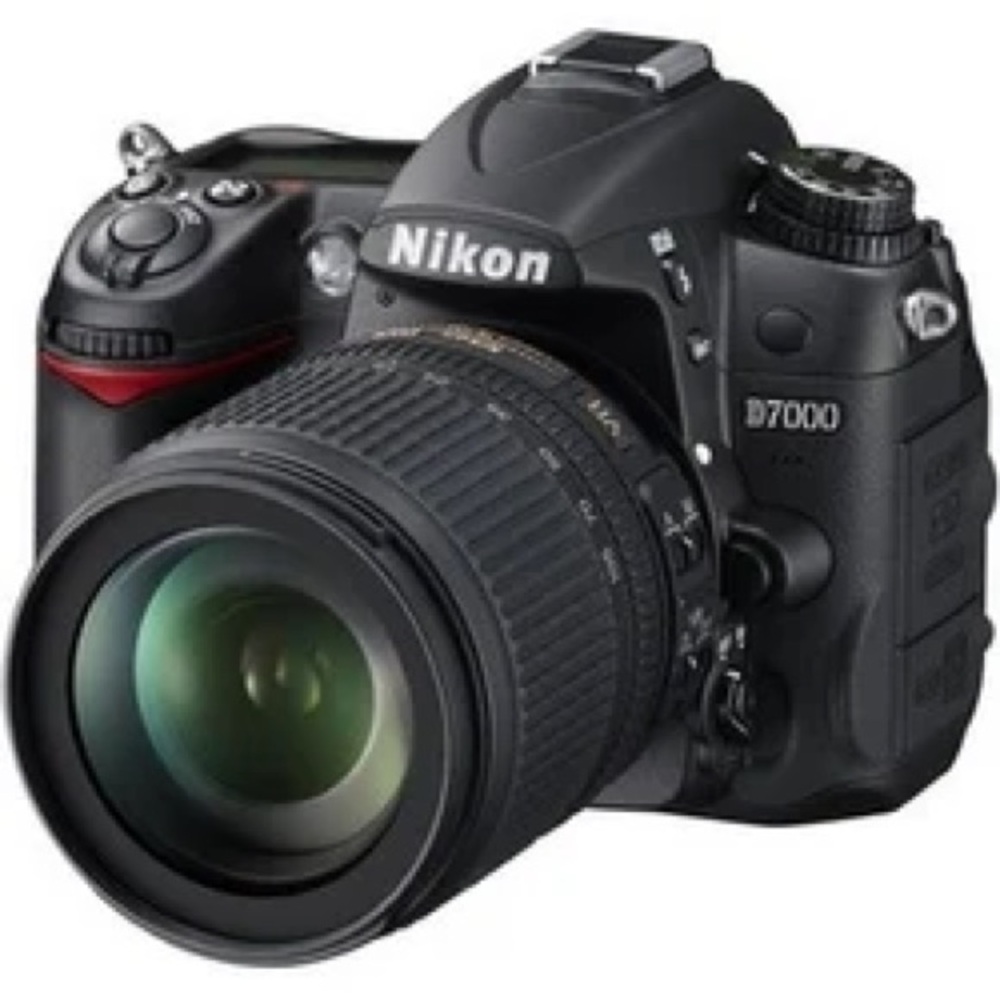 GREAT CONDITION Nikon D7000 Black DSLR Camera